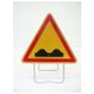TRIANGLE SIGNALISATION DANGER TYPE AK AVEC PIED SOLIDAIRE